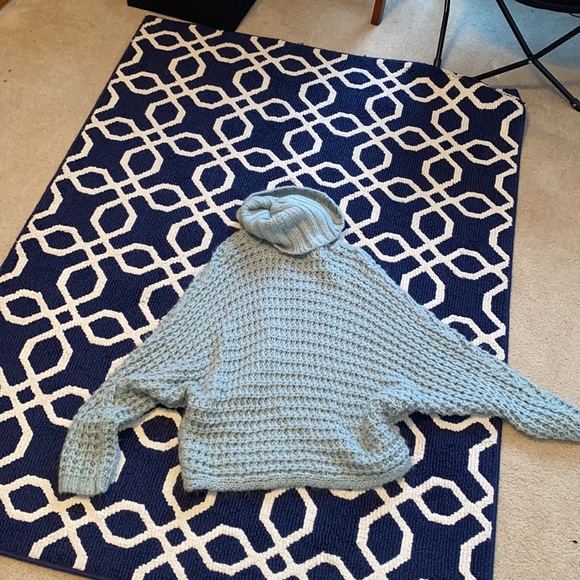 Express Oversized Sweater - Picture 2 of 4